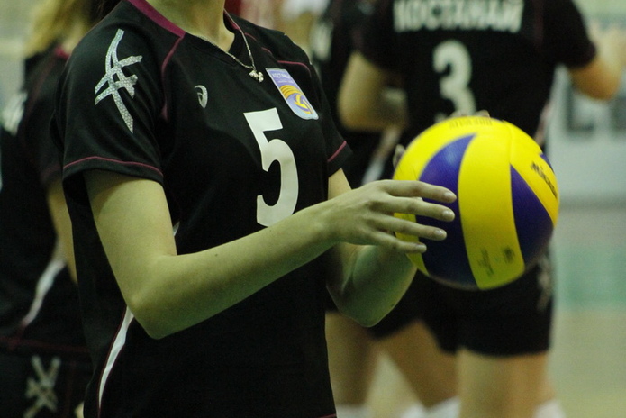 Девушки с мячом (+фото)