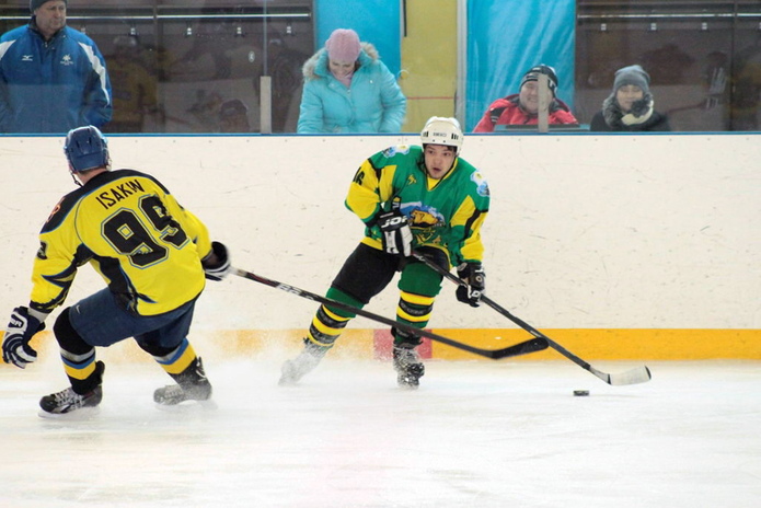 Трус не играет 8 марта