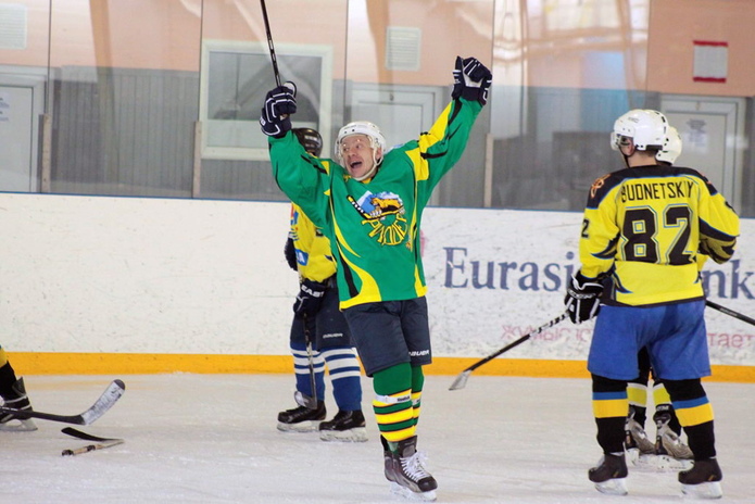 Трус не играет 8 марта