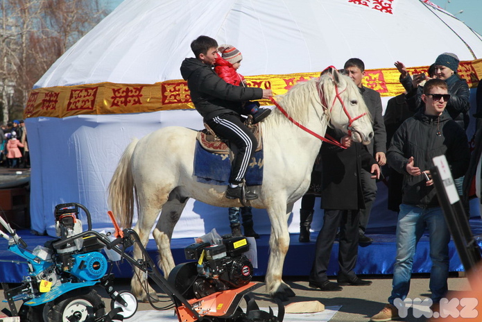 Город гуляет (+фото)