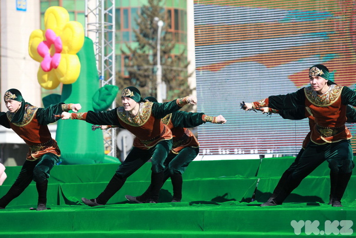 Город гуляет (+фото)