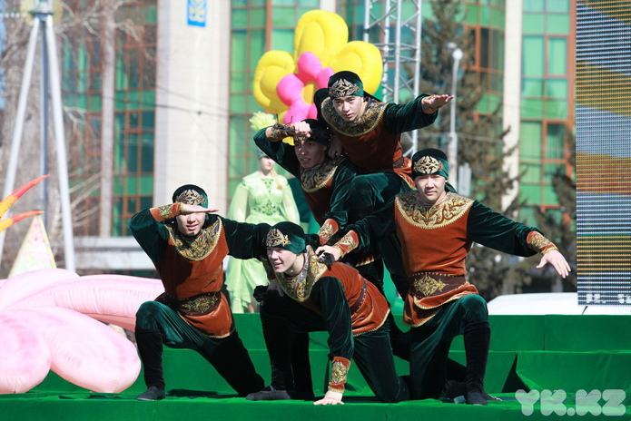 Город гуляет (+фото)