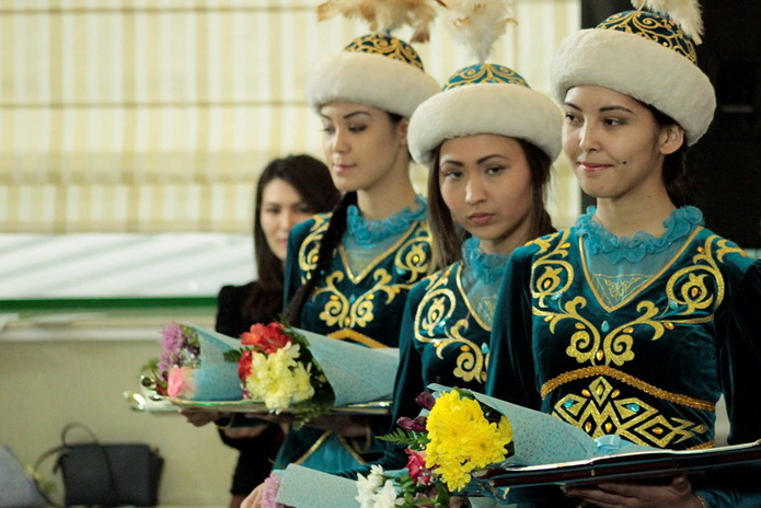 Восток отличился