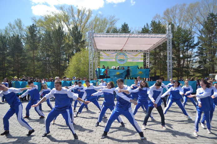 Поддержали флешмобом