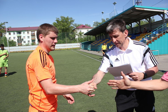 Футбол в День Победы