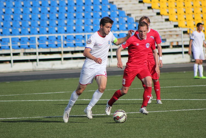 Идут синхронно