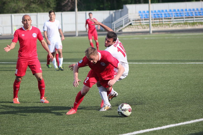 Идут синхронно