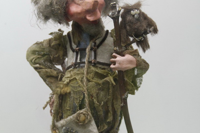 Пряли поздно вечерком