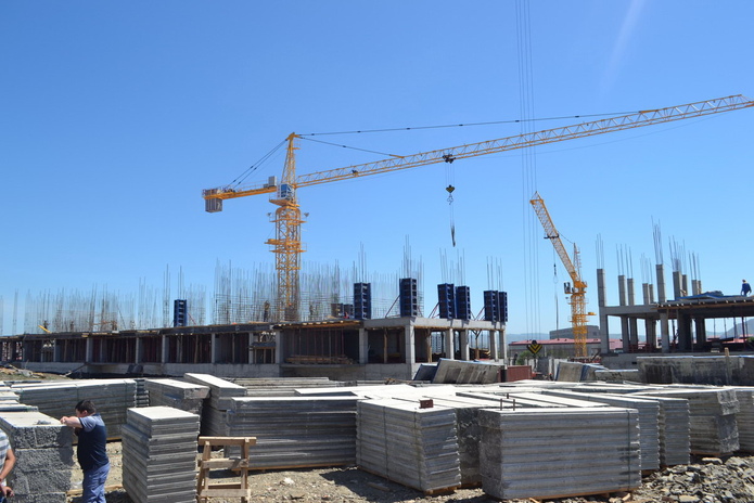 Стройка идёт