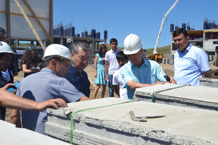 Стройка идёт