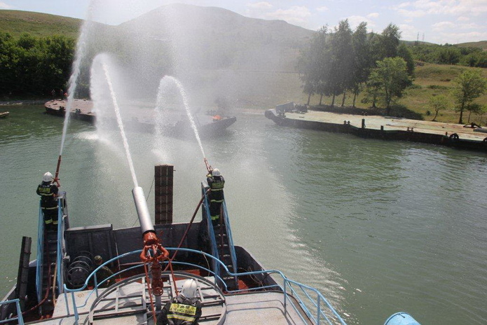 Могут работать на воде