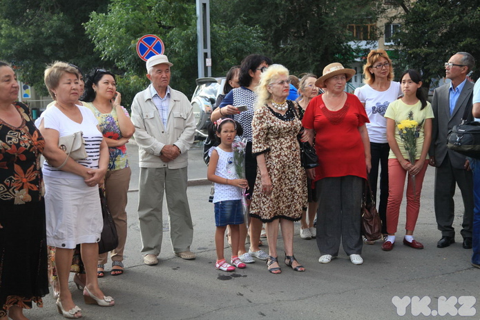 Строил для народа