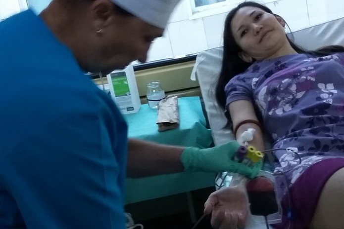 Госслужащие ВКО сдают кровь