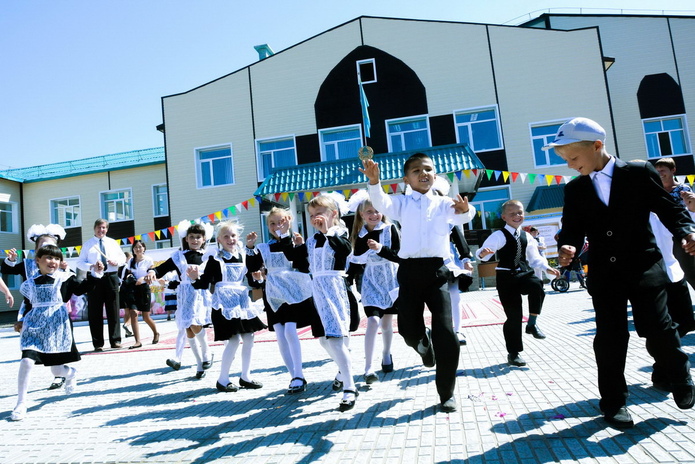 В новые школы