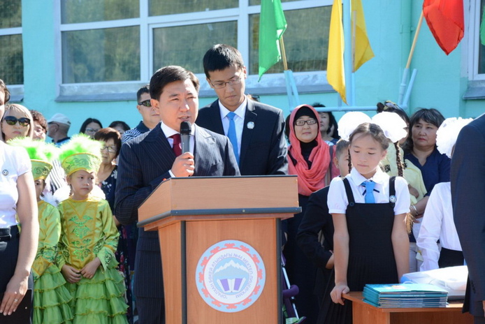 В новые школы