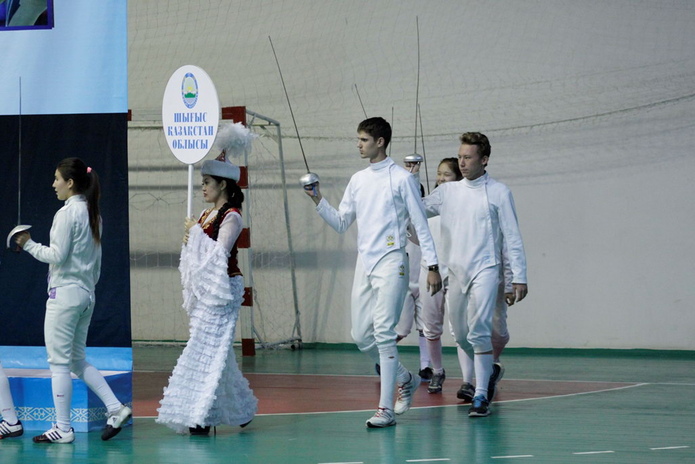 Коли и парируй