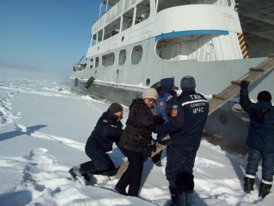 Остановился во льдах