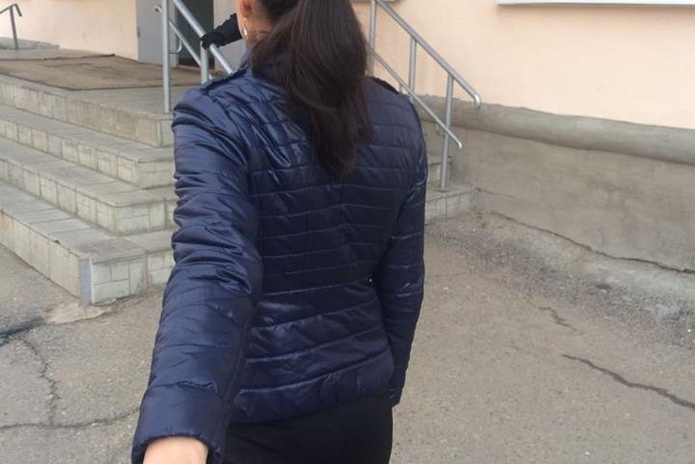 Ходят за руки