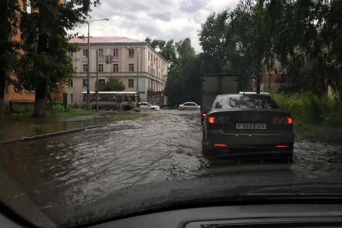 Заливает