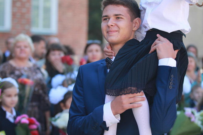 С новым, учебным (+фото)