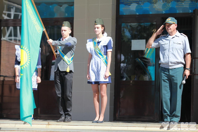 С новым, учебным (+фото)