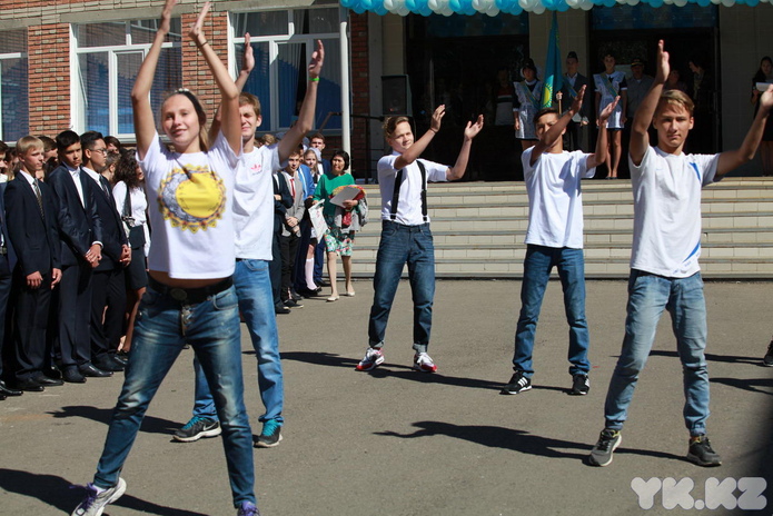 С новым, учебным (+фото)