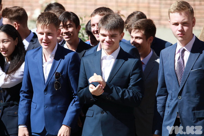 С новым, учебным (+фото)