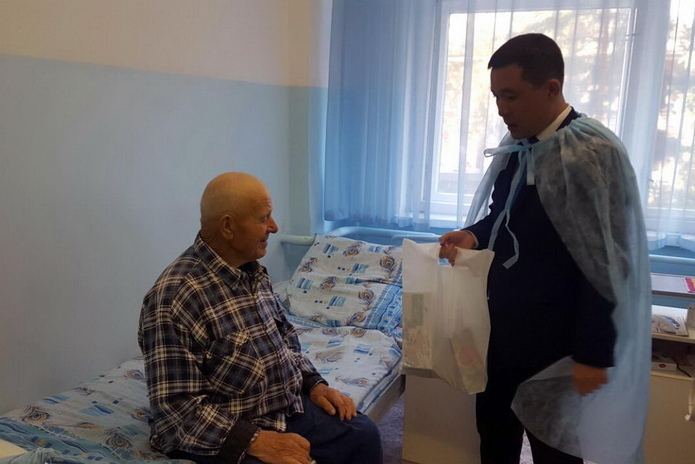 Поздравляют в больнице