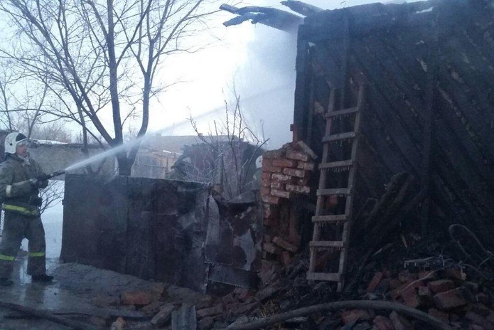 Огонь уничтожил дом