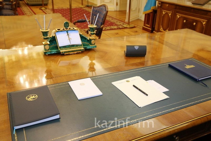 Где работает президент