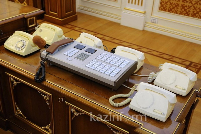 Где работает президент