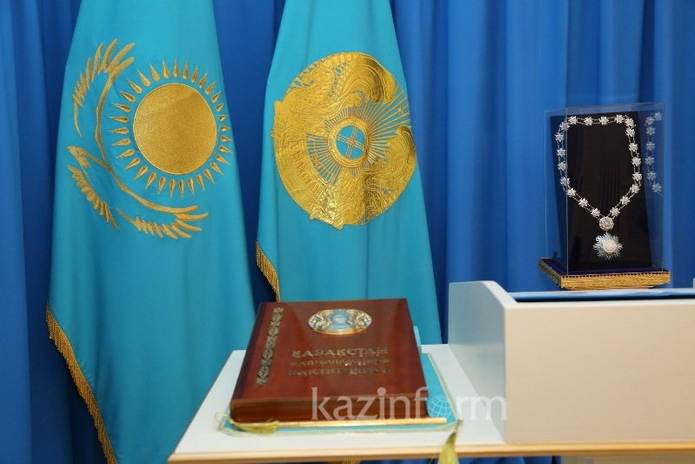 Где работает президент