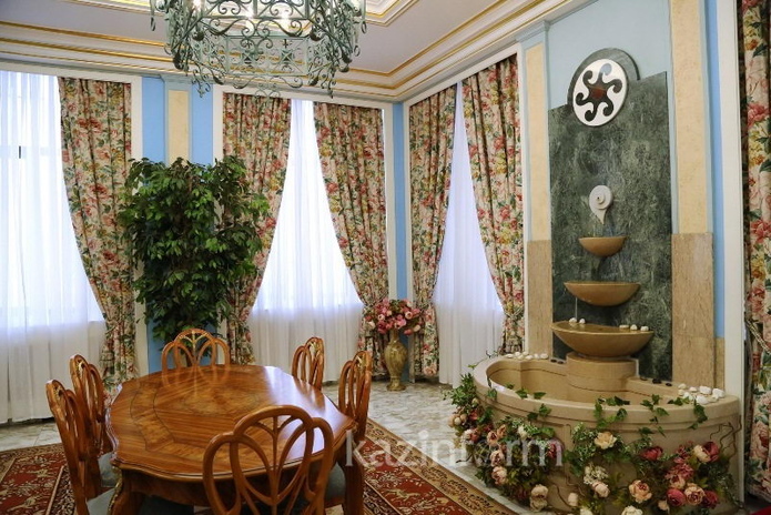 Где работает президент