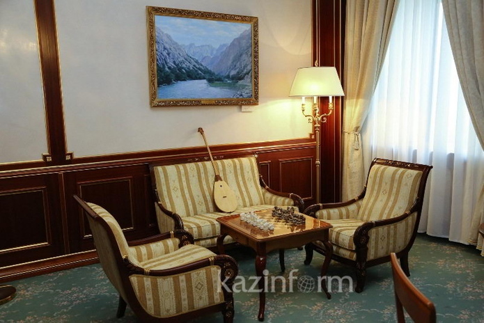 Где работает президент