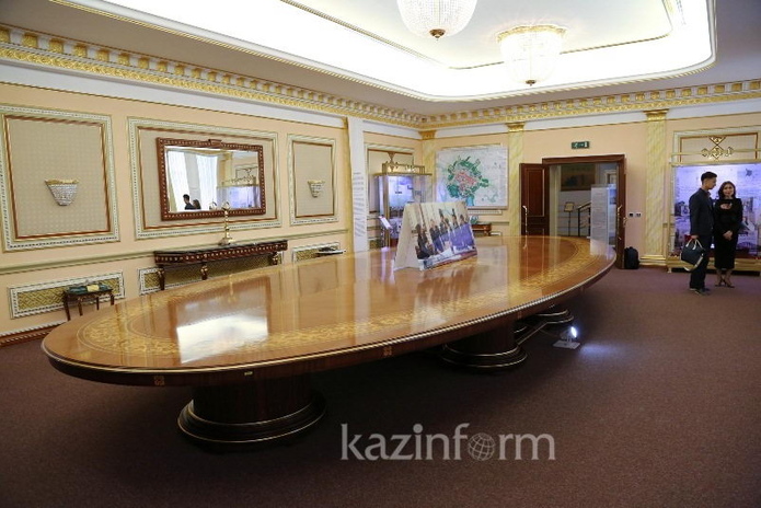 Где работает президент