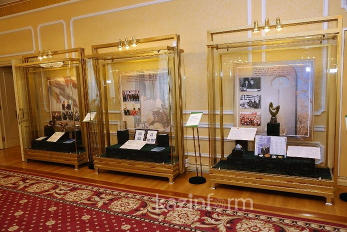 Где работает президент