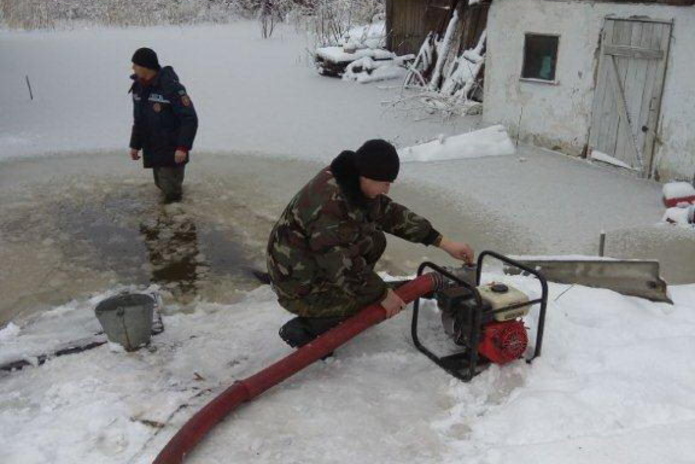 Убирают воду