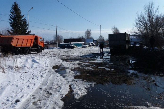 Следят за водой