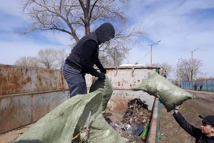 Уборка после зимы