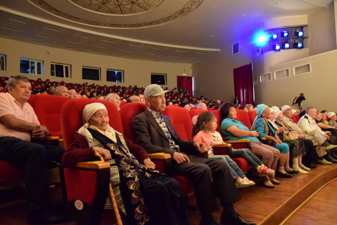 С праздником из Астаны