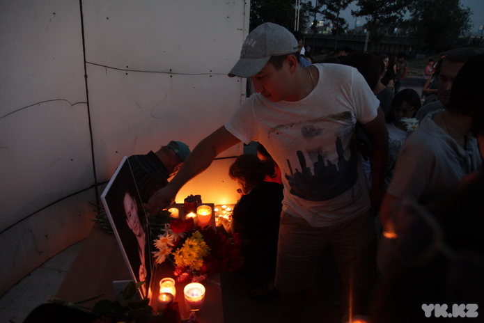 Цветы и свечи