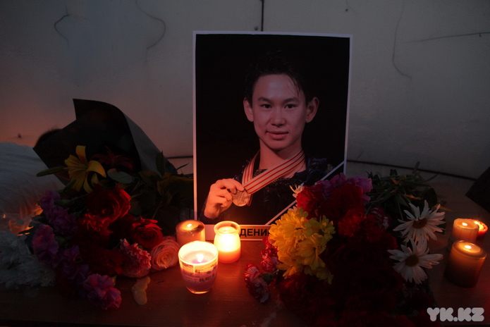 Цветы и свечи