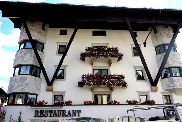 Не знаете чем окрасить фасад? - PR