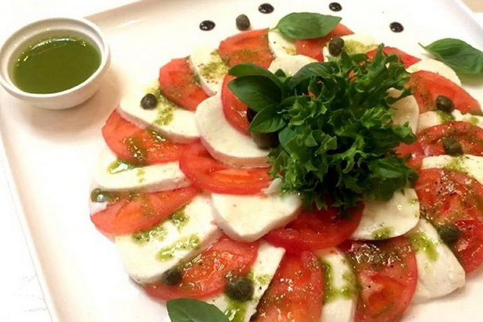 Новогодний серпантин в ресторане 