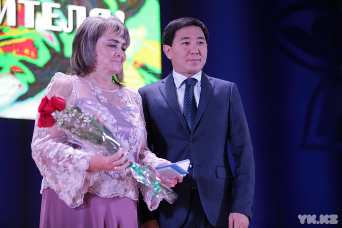 Учителя празднуют