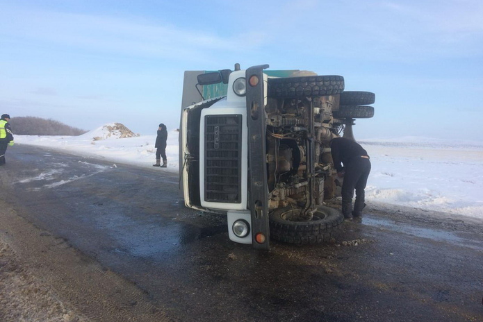 Помогли дальнобойщику