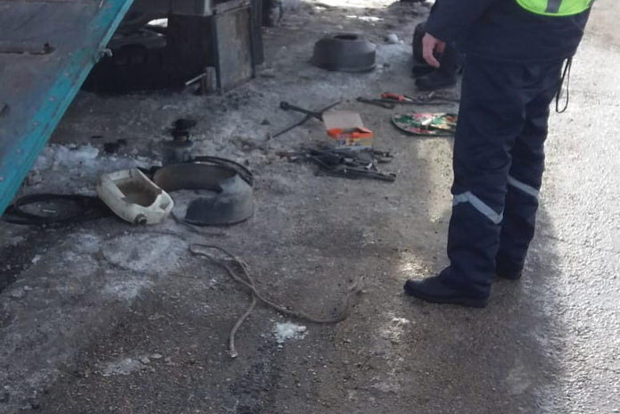 Помогли дальнобойщику