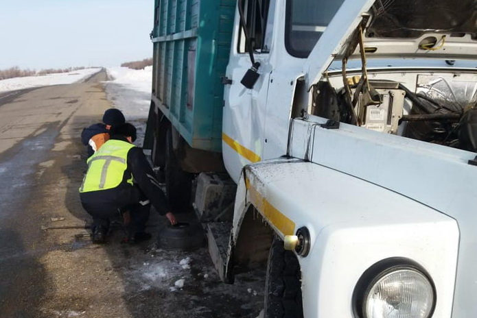 Помогли дальнобойщику
