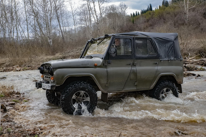 Замесили