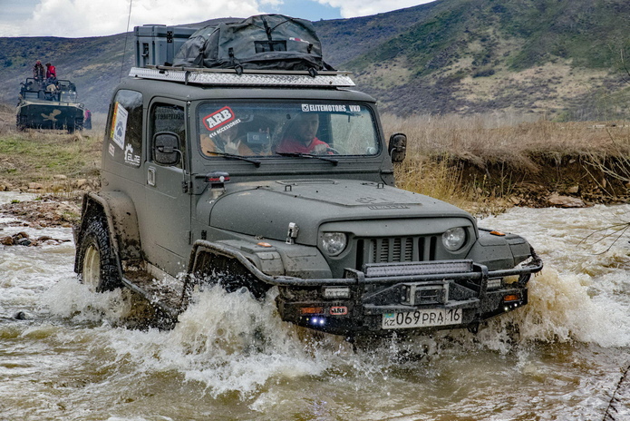 Замесили